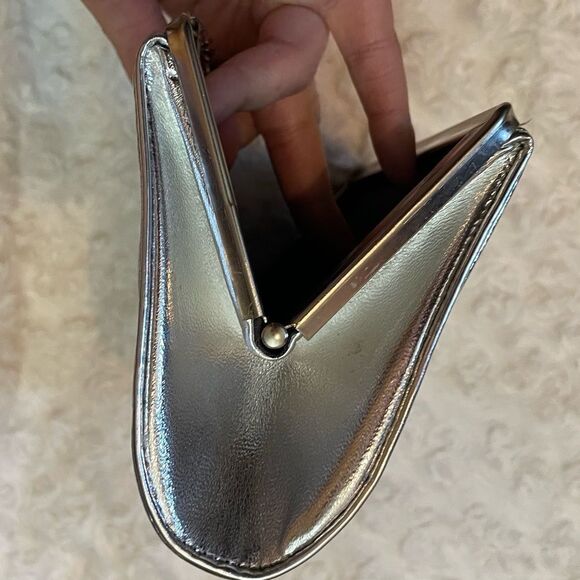 Vintage 1960s Silver Leather Clutch Convertible Handbag - Picture 7 of 8